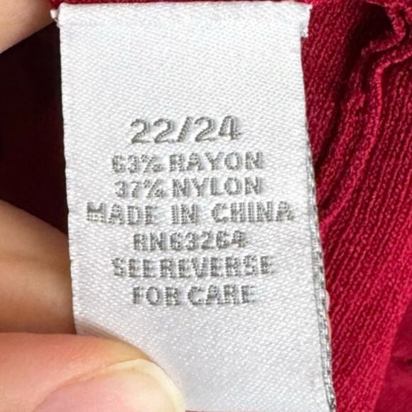 Dressbarn Red with Black Floral Embroidered Detail Cardigan Sweater Size 22/24 - Picture 7 of 8